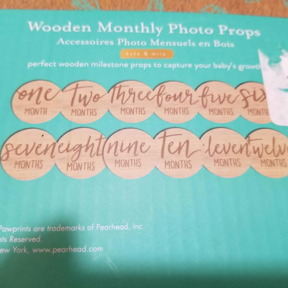Wooden Milestone Photo Prop Disc Set - Natural and Brown - Picture 3 of 3